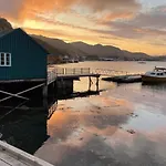 Daire Kraemmervika Rorbuer - Rustic & In Lofoten