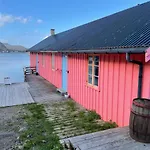 Kraemmervika Rorbuer - Rustic & In Lofoten 아파트 *