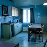 아파트 Kraemmervika Rorbuer - Rustic & In Lofoten *
