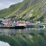 Kraemmervika Rorbuer - Rustic & In Lofoten 아파트 *