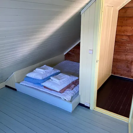 Kraemmervika Rorbuer - Rustic & In Lofoten Apartment *